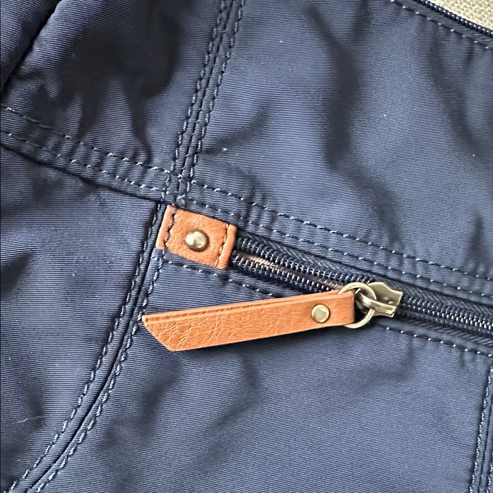 The Sak Esperato Hobo in Repreve EcoTwill Navy - Picture 9 of 13